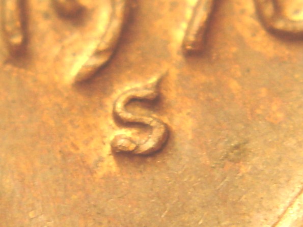 1970-S-Lincoln-Memorial-Cent--Top-Of-The-S